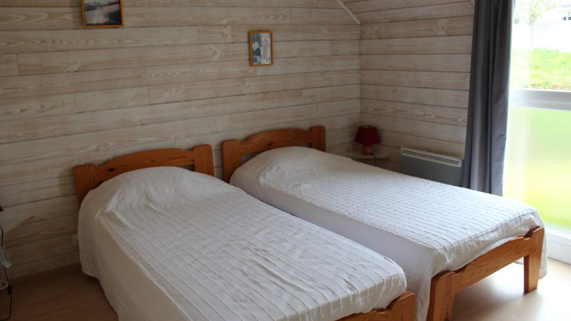 Location meublée - chambre blanche